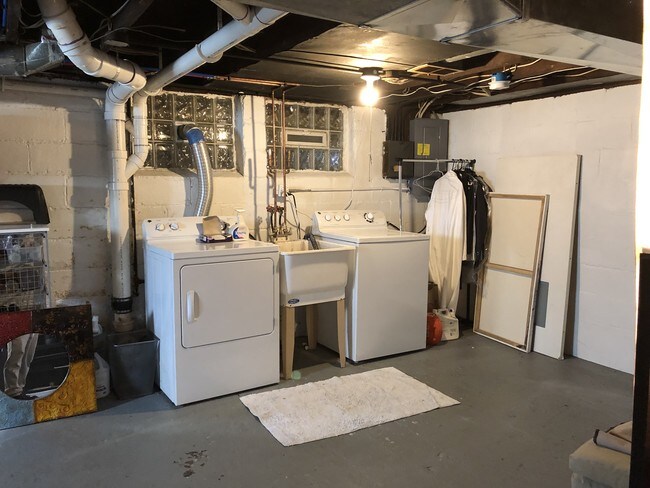 Photo - 671 Wordsworth St