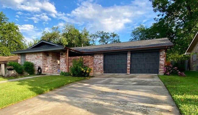 Photo - Colonies North Home with 3 BD | 2 BA Available JULY 2026!!