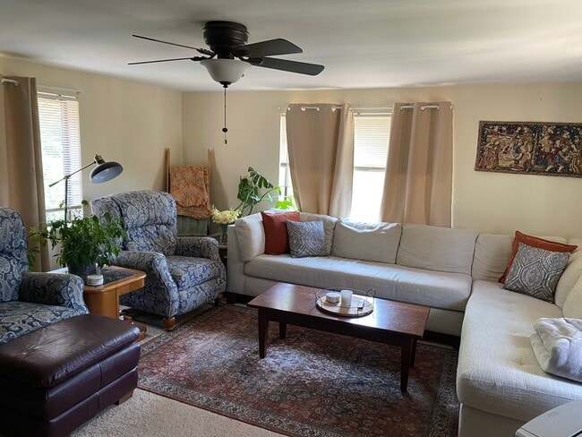 Mary Lou Molnar 111 - Mary Lou Molnar 111 Apartment