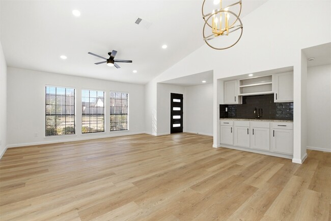 Photo - 6808 Beeman Dr