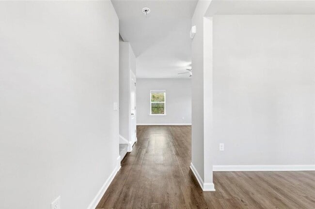 Photo - 207 Finley Dr