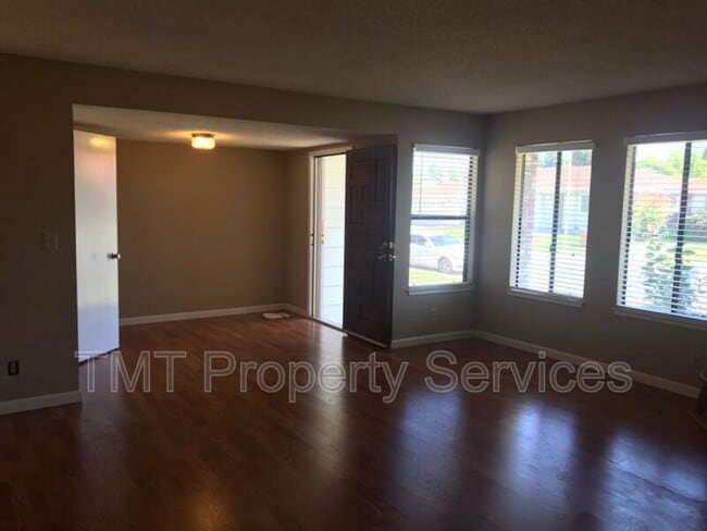956 Greenstar Way