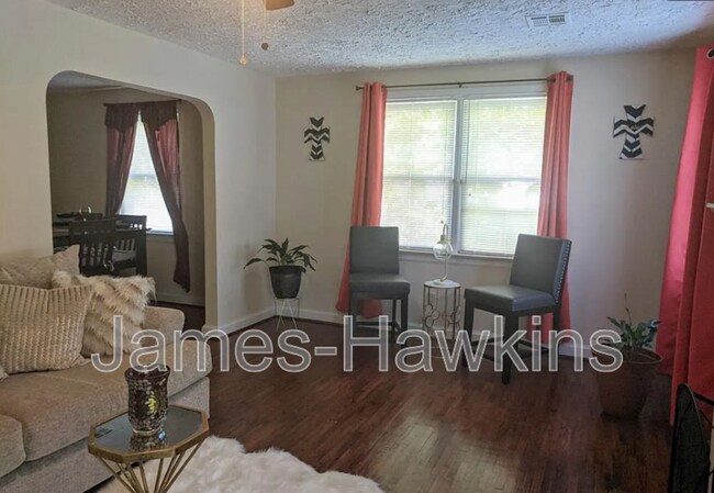 Photo - 22 W Cromwell St