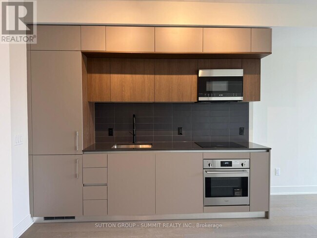 Photo - 322 Dupont St Unit 713