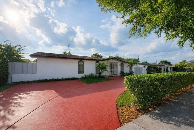 Building Photo - 1220 SW 78th Ave