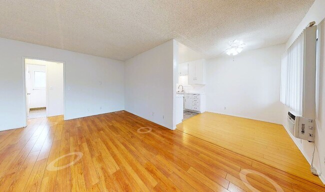 Photo - 7253-57 Variel Ave