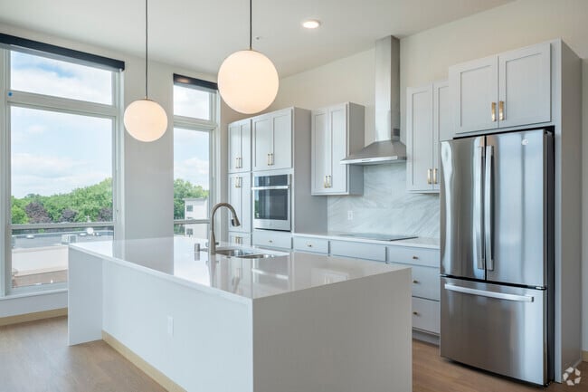 3BR, 2BA - 1024 - Kitchen