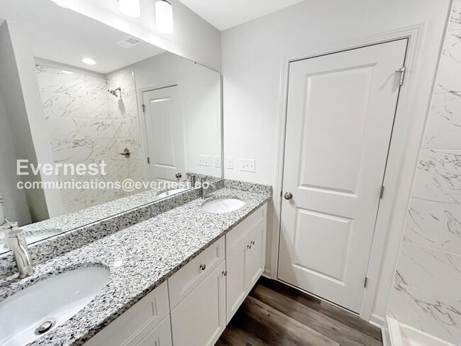 Photo - 5213 Rockwood Rd