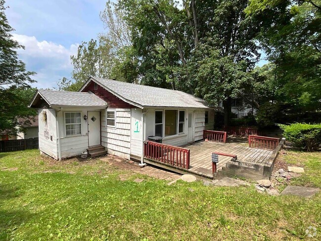 Building Photo - 1 Wildwood Trail Rental