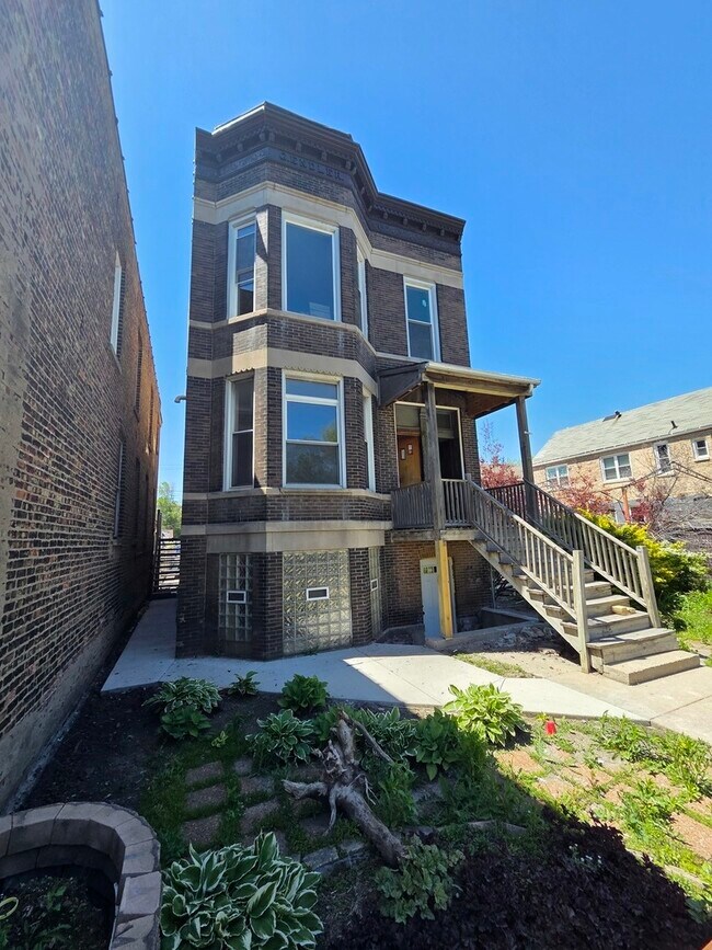 Building Photo - 3444 S Western Ave Unit 2R