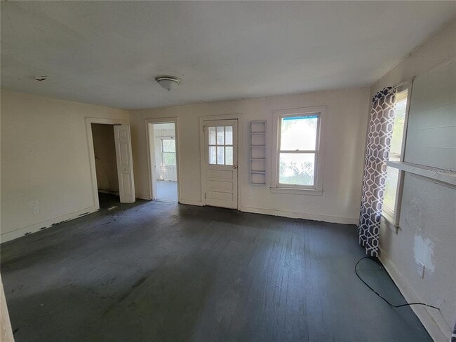 5 Lucerne Cir