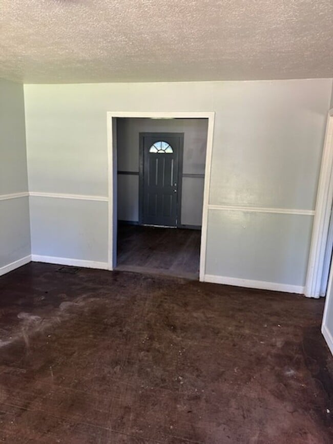 Photo - 2051 Carolyn Ln