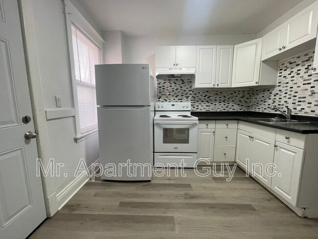 Photo - 151 Wentworth St S Unit 1