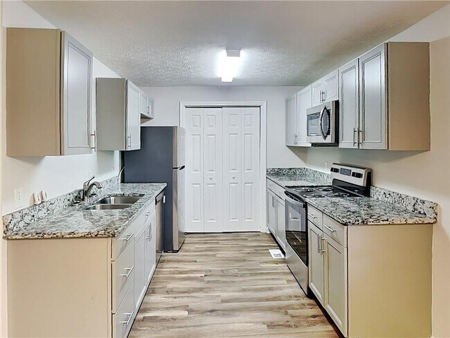 Photo - 3034 Millstone Ct SW