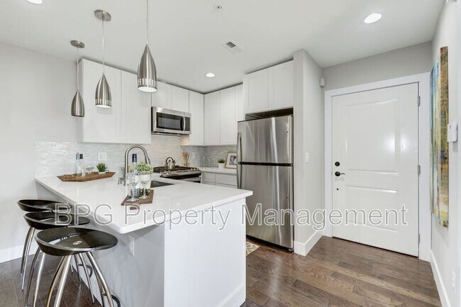 Photo - 528 Kennedy St NW Unit 402