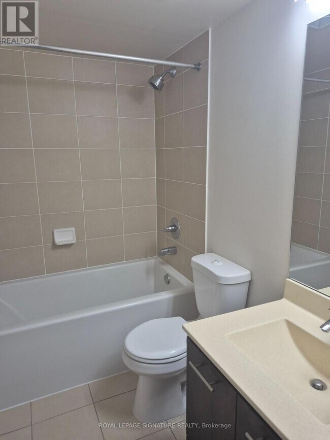 Photo - 125 Village Green Square Unit 2708