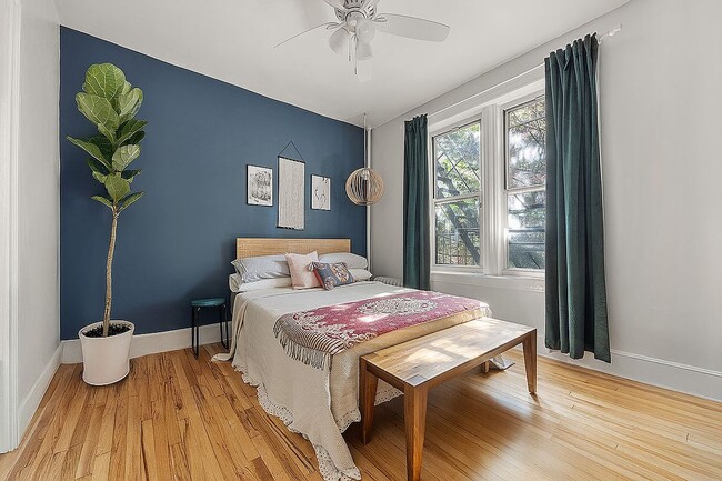 Photo - 19 Fiske Pl Unidad C1