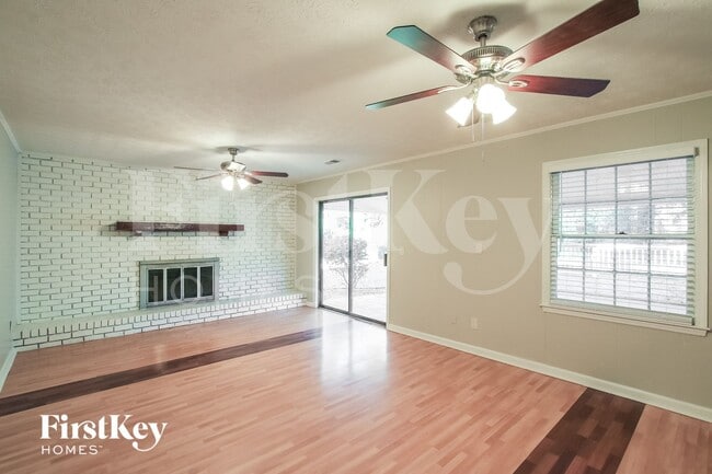 Photo - 295 Plantation Rd SW