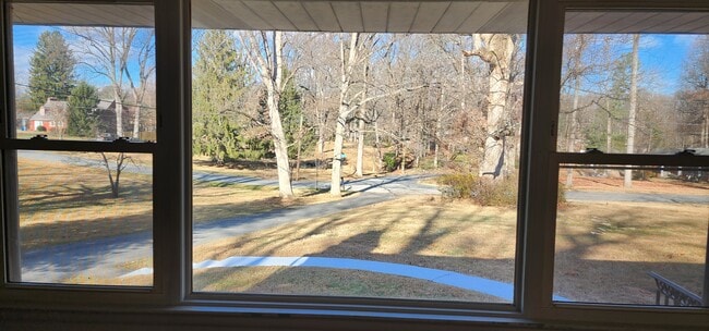 Photo - 1001 Orchard Way