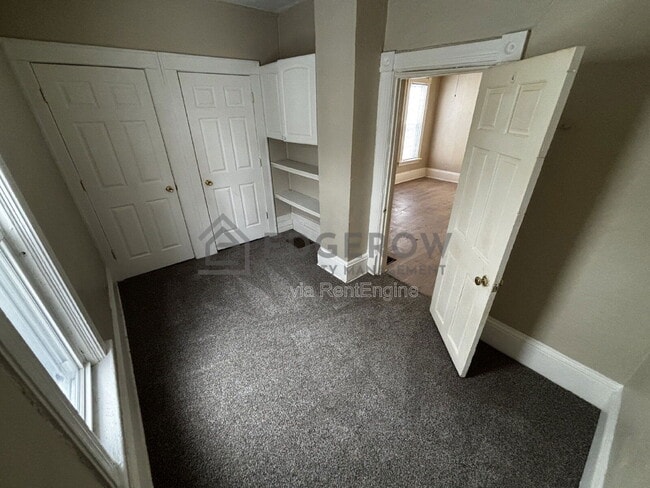 Photo - 635 Lafayette Ave NE