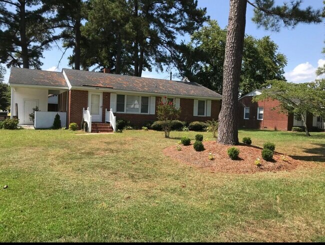 Photo - 104 S 1st St House