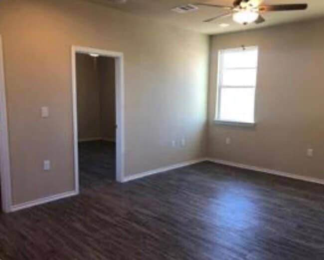 Photo - 1300 Hausman Dr