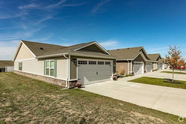 Photo - Redwood Fairborn