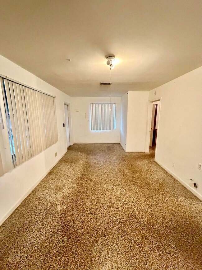 Photo - 1101 N Federal Hwy Apartments Unit 1