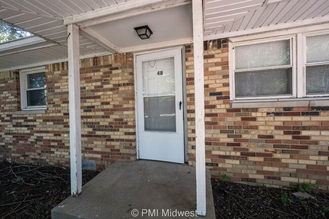 Photo - Charming 2-Bedroom Retreat at 570 W U.S. 52, Fountaintown – Cozy Comfort Awaits in 844 Sq Ft! Unidad 2A