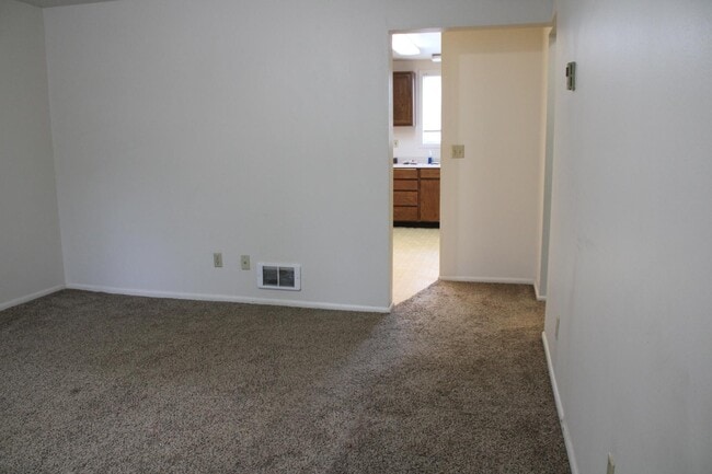 Photo - 372 I St