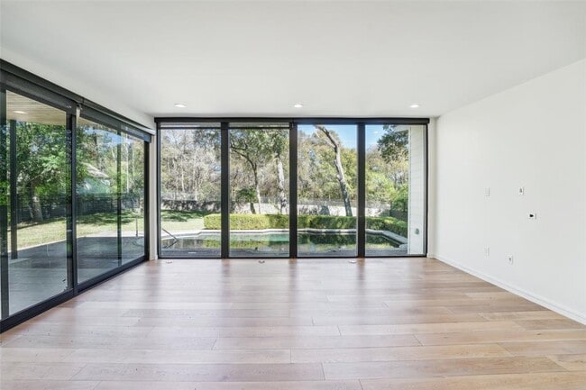 Photo - 3927 Balcones Dr