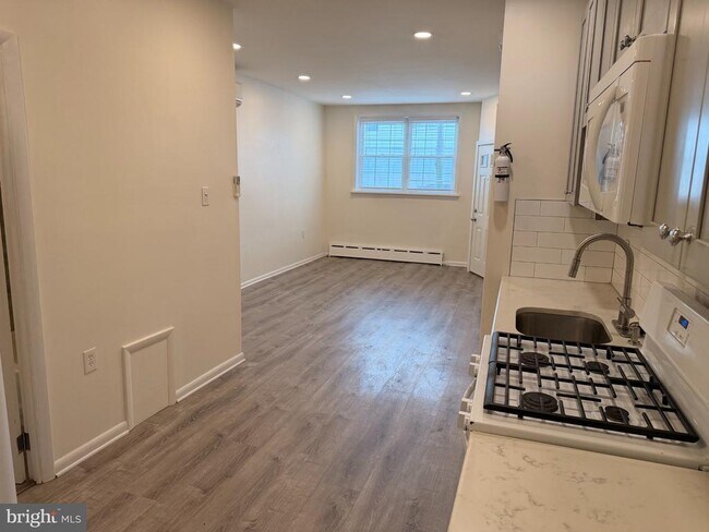 Photo - 2049 Snyder Ave Unit 1