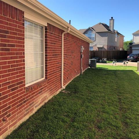 Photo - 1202 Defford Ln