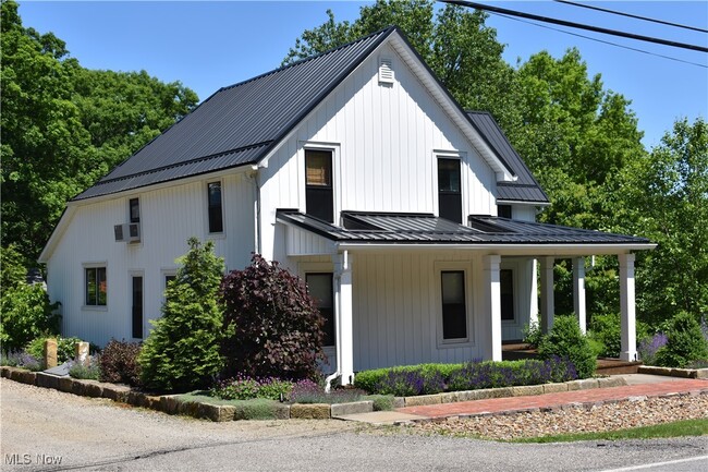 Photo - 6287 Riverview Rd