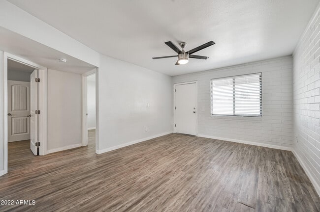 Photo - 1744 W Glendale Ave Unidad 10