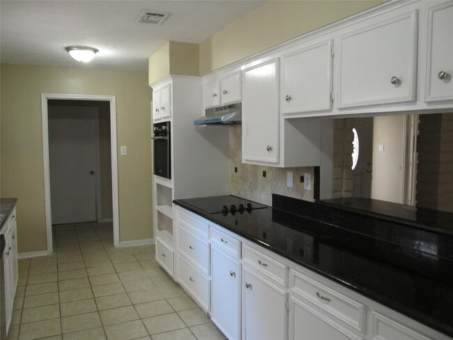 Photo - 16211 Brookvilla Dr