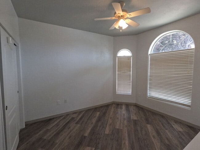 Photo - 2947 Longbow Loop