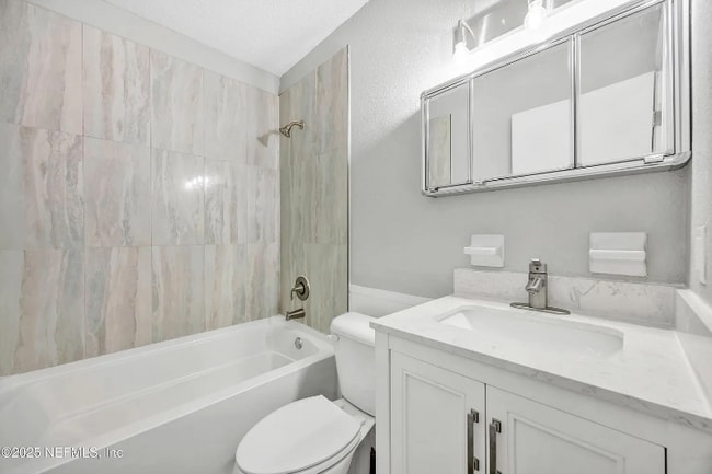 Photo - 1682 Hiram St