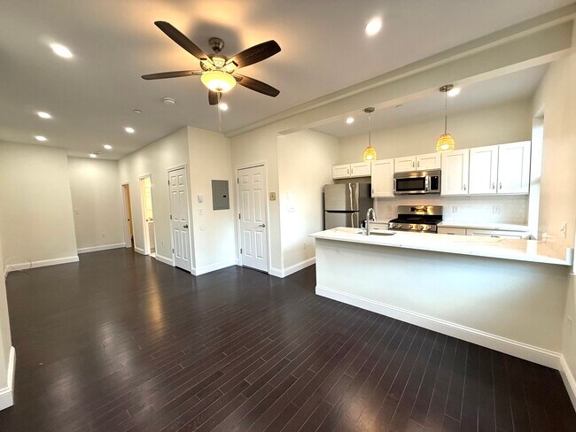 Building Photo - 49 Charter St Unit 3