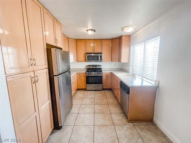 Photo - 7038 Hillcroft Way