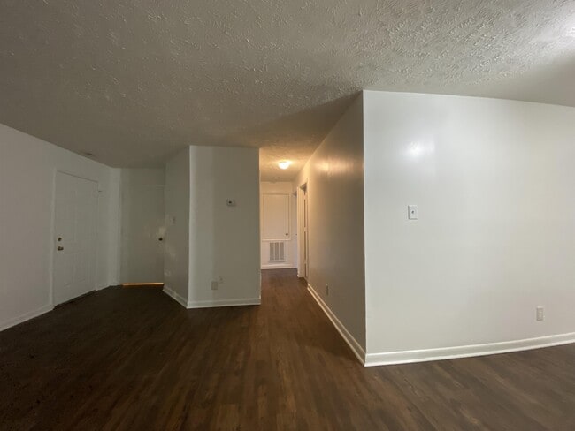 Photo - 6400 Starbrook Dr