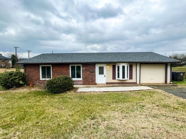 Cozy 3 Bedroom, 1 1/2 Bathroom Near Downto... - Cozy 3 Bedroom, 1 1/2 Bathroom Near Downto... Casa