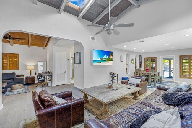 Photo - 9 S Gordon Rd