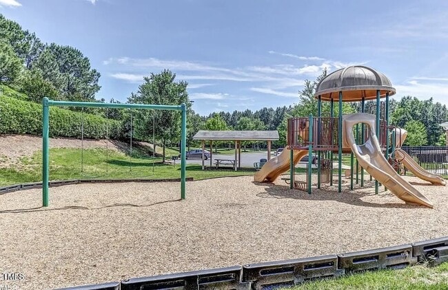 Photo - 633 Democracy St