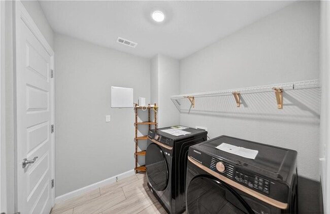 Photo - 440 Willow Dr