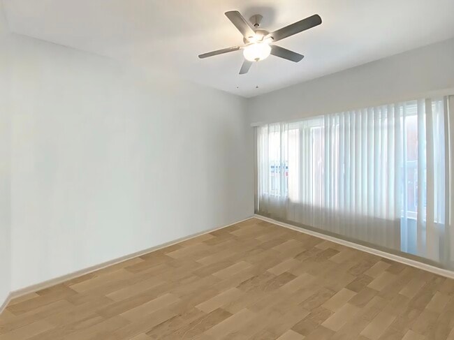 Photo - 7055 N Clark St Unit 2