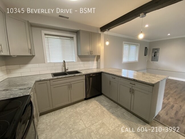 Photo - Beautiful 2 Bedroom Above Ground Suite