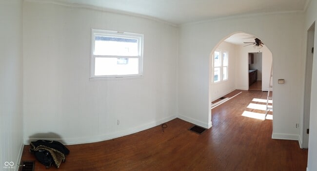 210 N Routiers Ave