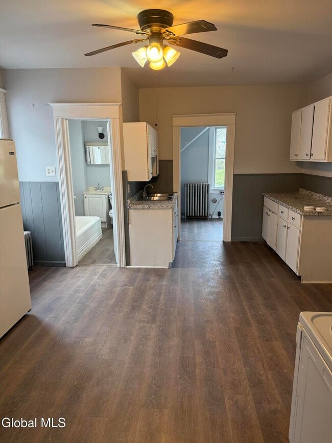 Photo - 8 Farrell St