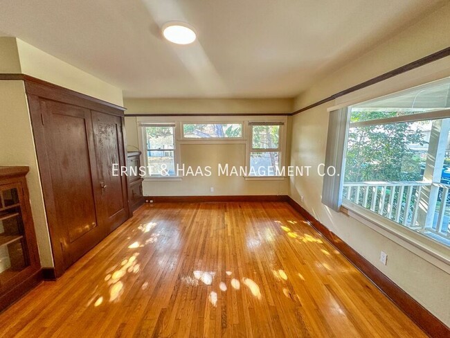 Building Photo - 1376 Loma Ave Rental
